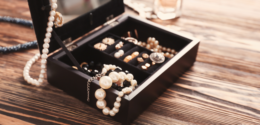 Pearls and other jewelry in a box