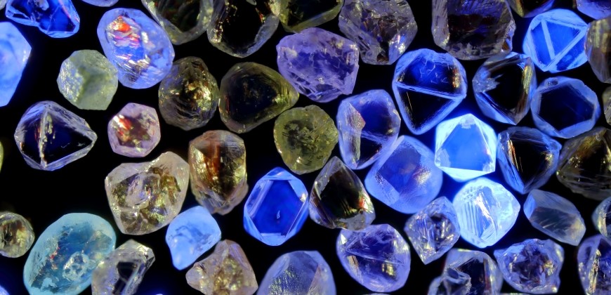 Multiple diamonds and some glowing