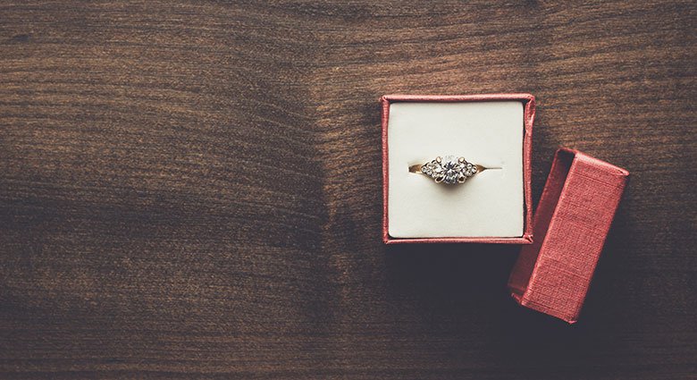 Vintage-Ring-in-Box