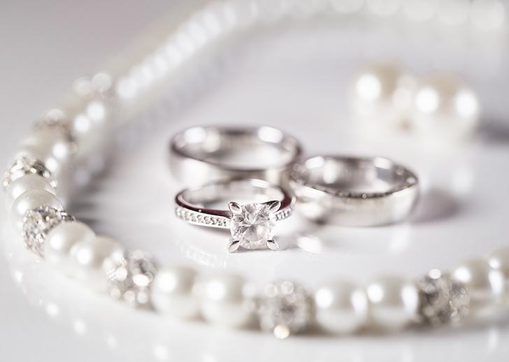 Silver rings with a necklace