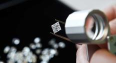 Inspecting 4cs of a diamond feature