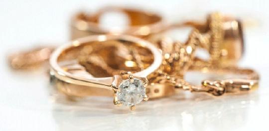 How to Clean Gold Jewelry