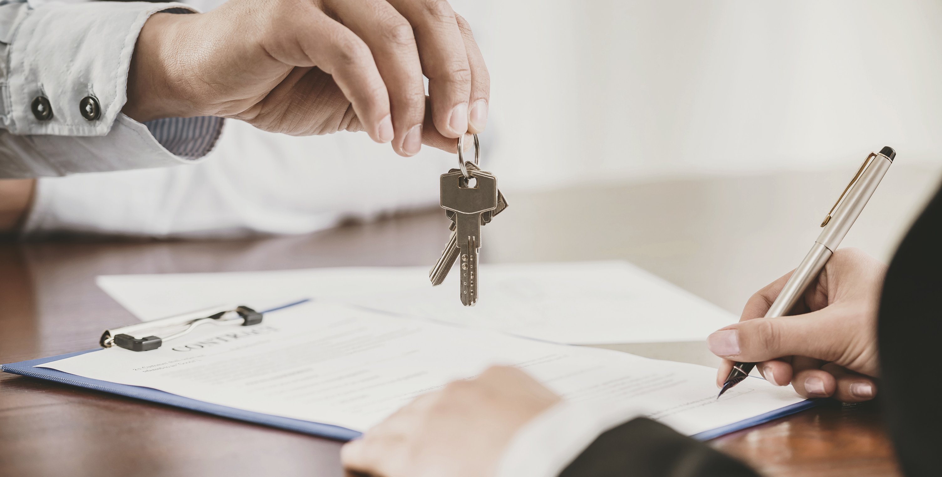 What Jewelers Should Know Before Signing a Commercial Lease